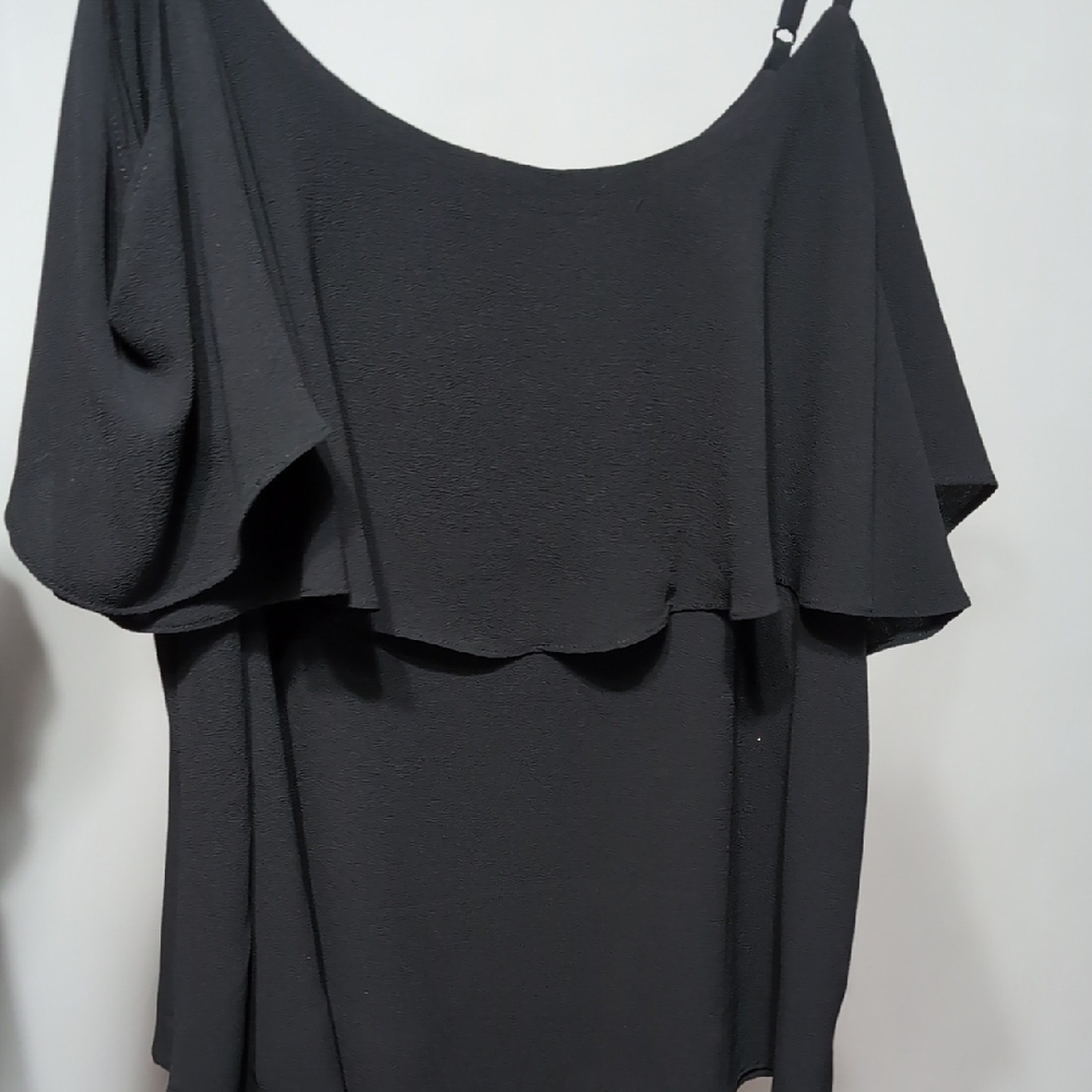 Black Ruffled Flutter Sleeve Crop Blouse - Picture 3 of 3